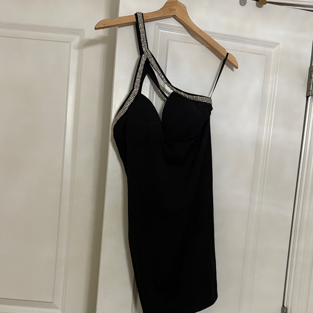 Chic One-Shoulder Black Dress with Rhinestone Accents